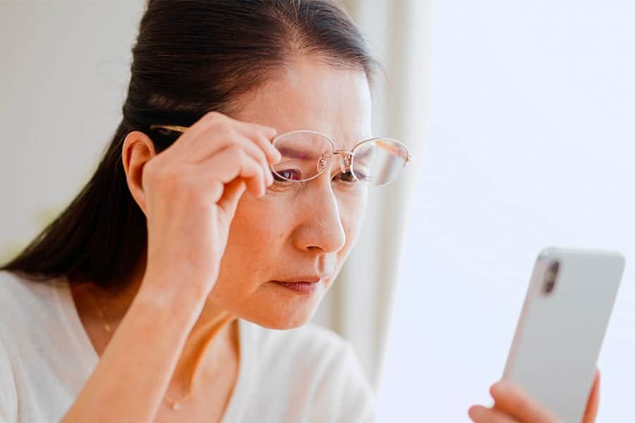 presbytie docteur serdal sanak chirurgien ophtalmologue specialiste chirurgie refractive cataracte bruxelles